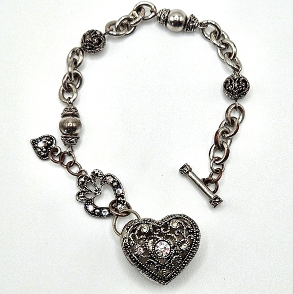 Vintage Silver Tone Puffy Heart Filigree Charm Toggle Heart Clasp Bracelet - Picture 8 of 8